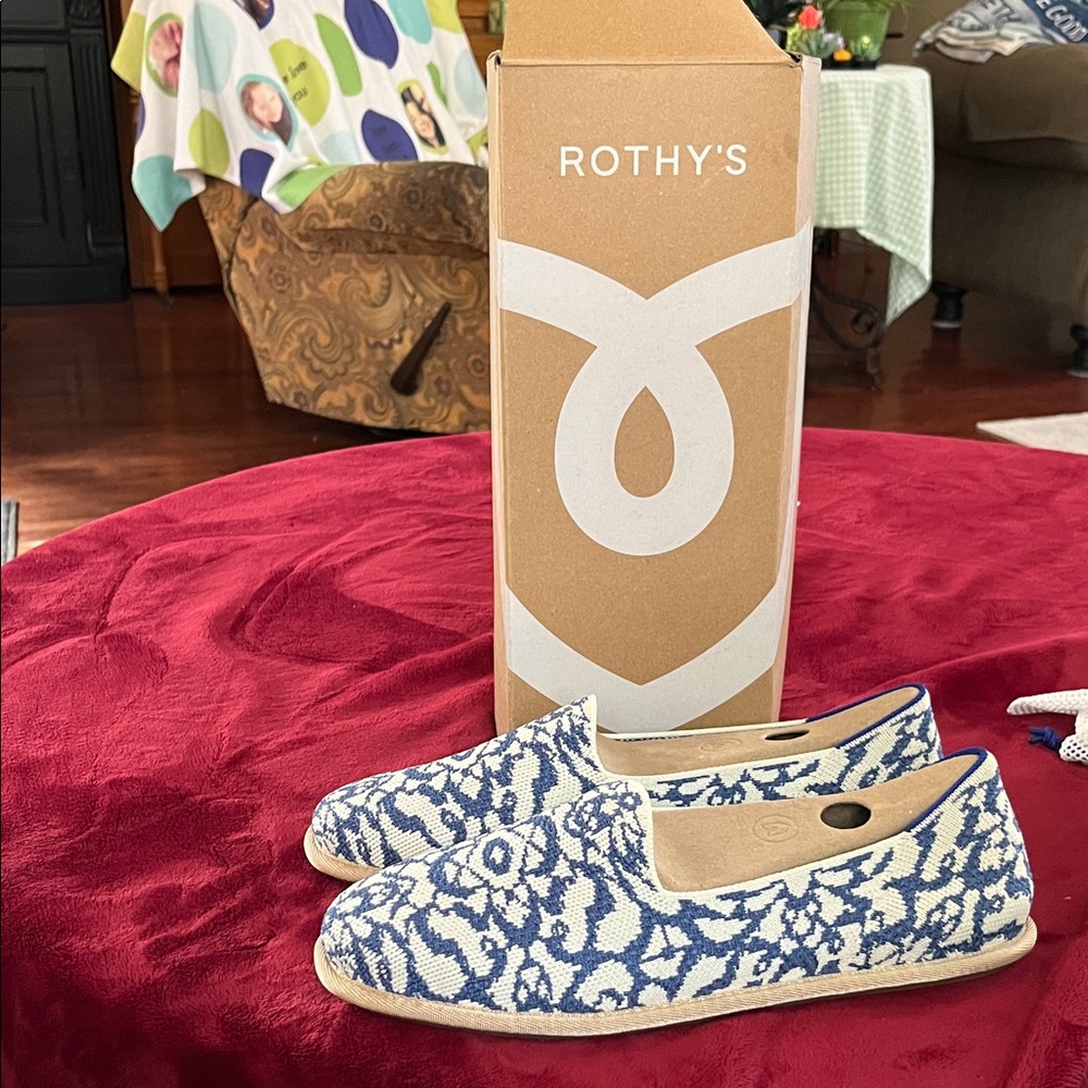 11W Rothy's Blue and White Patterned Knit Slip-On loafers. Never worn!